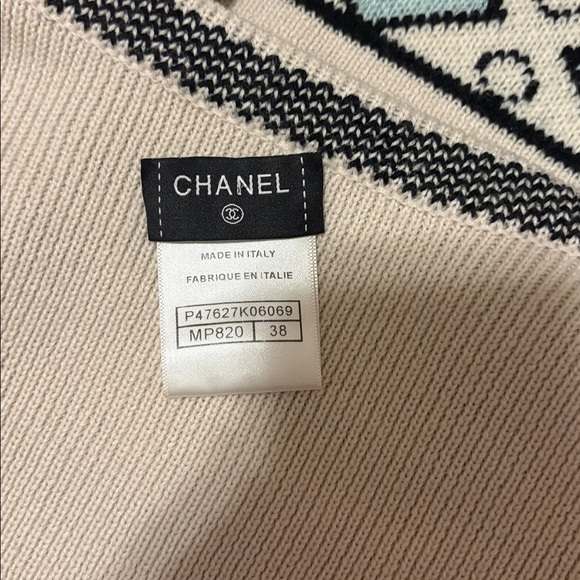 Chanel - Picture 14 of 17